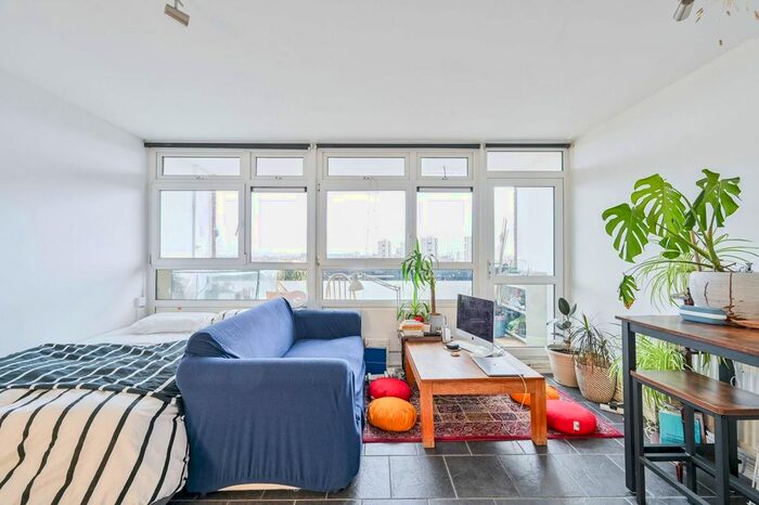 Studio To Rent In Brixton, Oval, Brixton, London, SW9