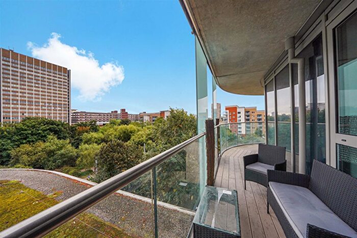 2 Bedroom Flat For Sale In Cornmill Lane, London, SE13