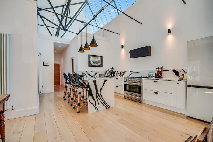3 Bedroom Apartment For Sale In Anchor Street, Old Moulsham, Chelmsford, CM2