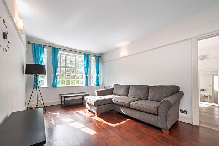 1 Bedroom Flat For Sale In Howitt Road, Belsize Park, London, NW3