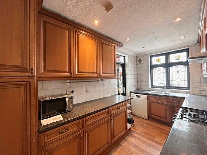 5 Bedroom House To Rent In Ardleigh Green Road, Hornchurch, RM11