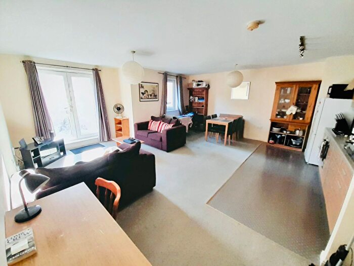 1 Bedroom Flat For Sale In Hampden Gardens, Cambridge, CB1