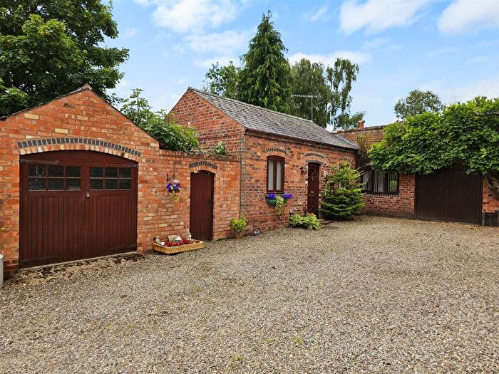 2 Bedroom Barn Conversion For Sale In Fairfield Lane, Kidderminster, DY11