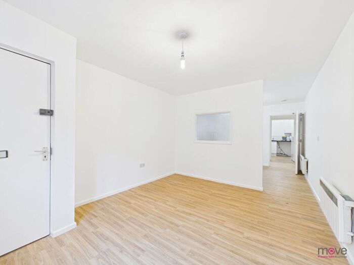 1 Bedroom Apartment To Rent In Chelsea Court, Gloucester, GL1