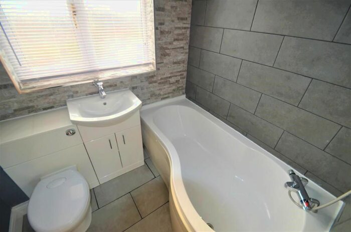 3 Bedroom Semi-Detached House For Sale In Stonegate Close, Blaxton, Doncaster, DN9