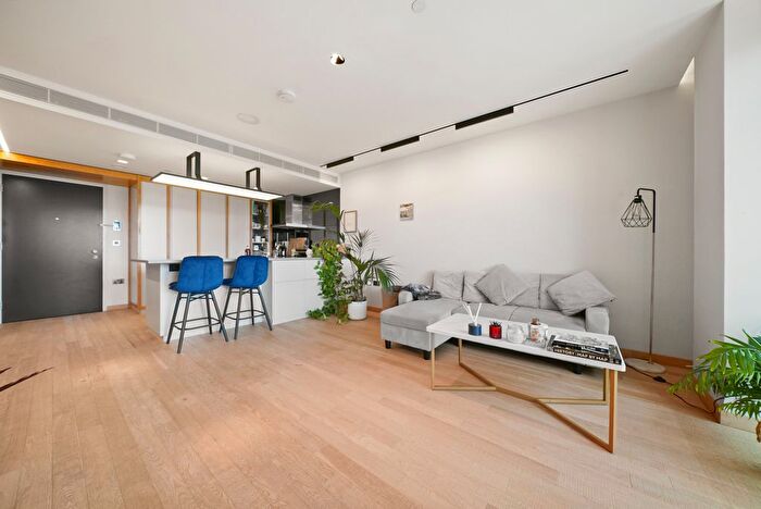 2 Bedroom Flat To Rent In International Way, London, E20