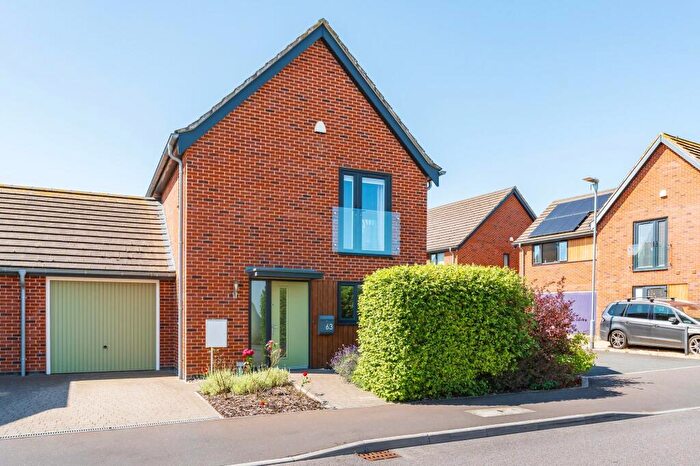 3 Bedroom Link Detached House For Sale In Otter Road, Swaffham, PE37