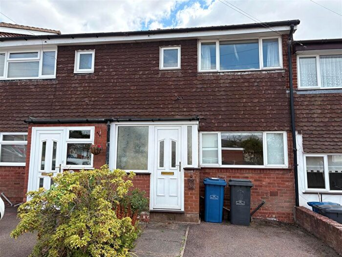 3 Bedroom Terraced House For Sale In Manor Rise, Burntwood, WS7
