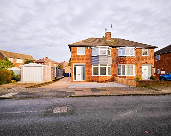 3 Bedroom Semi-Detached House To Rent In Beechcroft Road, Doncaster, DN4