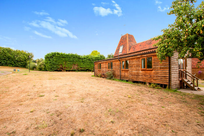 1 Bedroom Bungalow To Rent In Little Adelaide Farm, Lower Road, East Farleigh, Maidstone, ME15