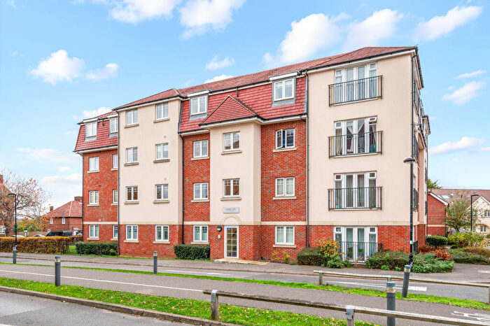2 Bedroom Apartment For Sale In Schoolgate Drive, Morden, SM4