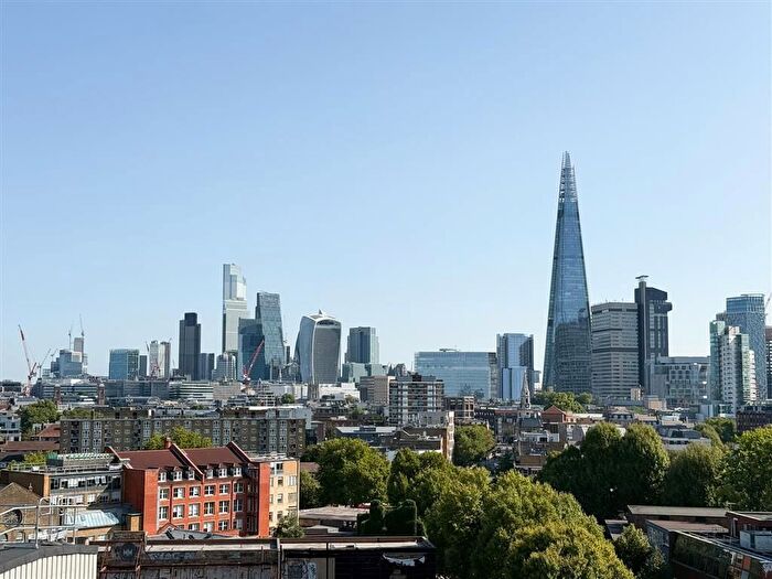 2 Bedroom Flat For Sale In Southwark Bridge Road, Elephant Amp; Castle, SE1