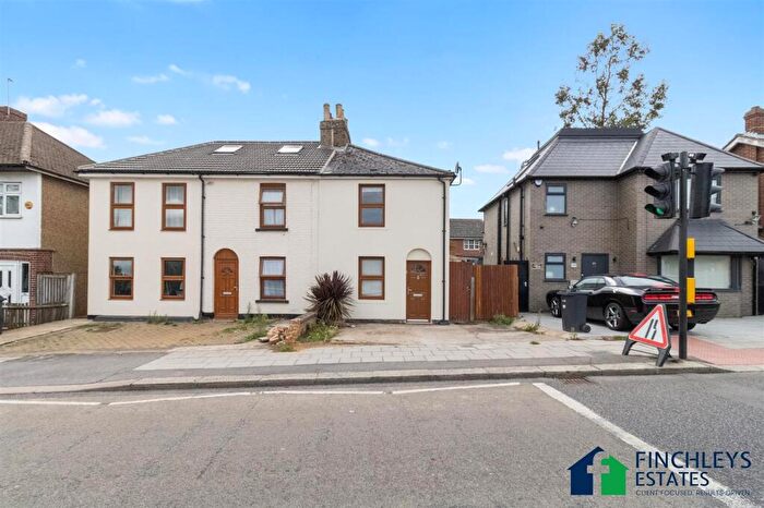 2 Bedroom Semi-Detached House To Rent In Tomswood Hill, Ilford, IG6