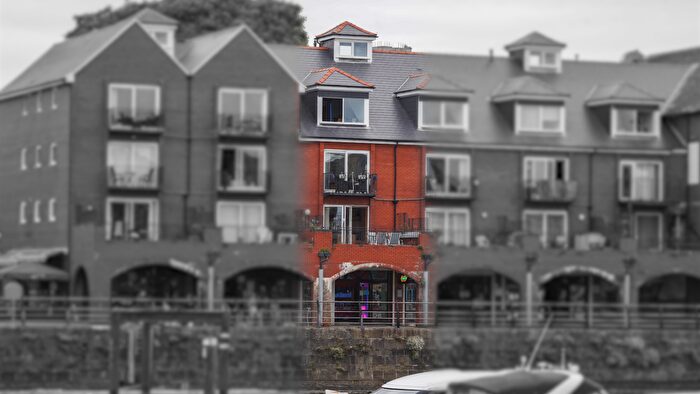 2 Bedroom Flat For Sale In Victoria Quay, Swansea, SA1