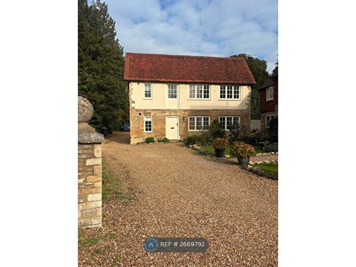 2 Bedroom Detached House To Rent In Bridge Street, Bedford, MK43