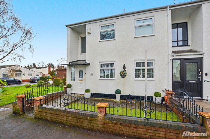 3 Bedroom Town House For Sale In Wellington Gate, Hale Village, L24