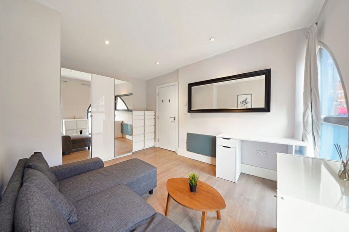 Studio To Rent In London, NW3