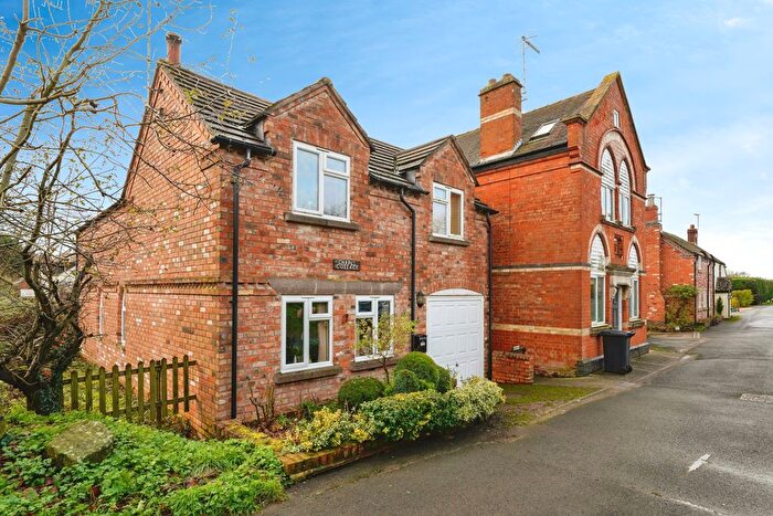 4 Bedroom Detached House For Sale In Chapel Lane, Wyre Piddle, Worcestershire, WR10