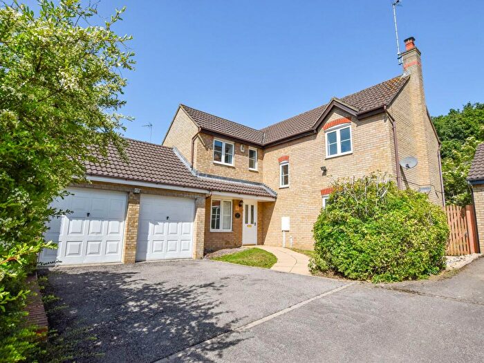 4 Bedroom Detached House For Sale In Irvine Drive, Towcester, NN12
