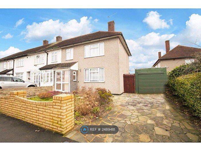3 Bedroom End Of Terrace House To Rent In Parkes Road, Chigwell, IG7
