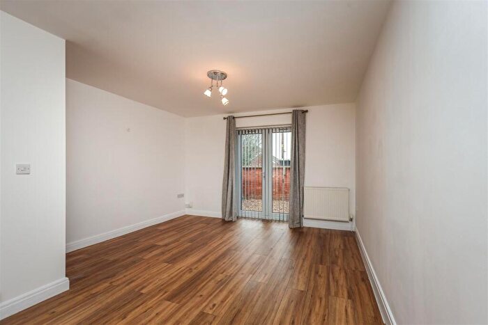 2 Bedroom End Of Terrace House To Rent In Viking Court, Bracebridge Heath, LN4