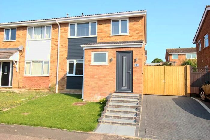 3 Bedroom Semi-Detached House To Rent In Rowlandson Way, Brickhill, MK41