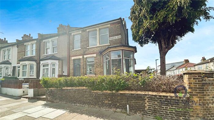 3 Bedroom End Of Terrace House To Rent In Rochdale Road, London, SE2