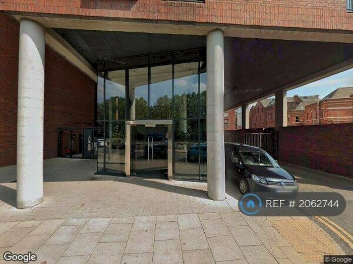 2 Bedroom Flat To Rent In Sillavan Way, Salford, M3