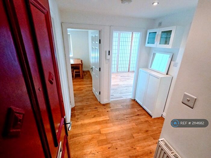 2 Bedroom Flat To Rent In Salisbury Street, London, NW8