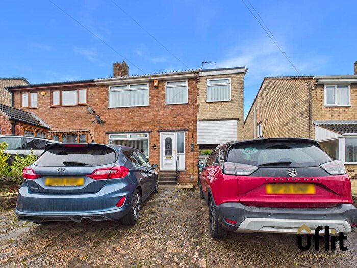 4 Bedroom Semi-Detached House For Sale In Scammadine Close, Brinsworth, Rotherham, S60