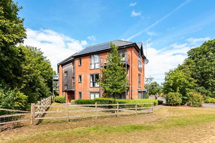 2 Bedroom Apartment For Sale In Hewett House, Princess Marina Drive, Arborfield Green, Reading, RG2