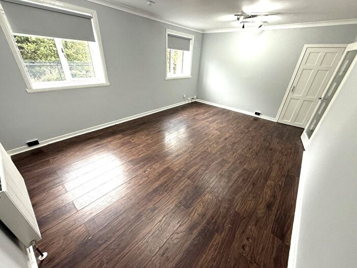 2 Bedroom Flat To Rent In Gardner Crescent, Kincorth, Aberdeen, AB12