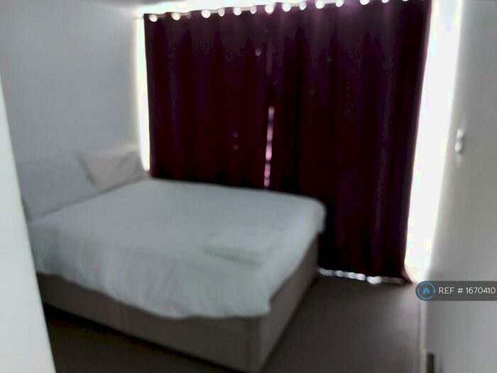 2 Bedroom Flat To Rent In The Axis, Nottingham, NG1