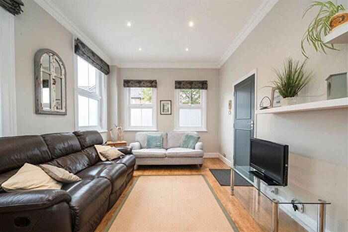 2 Bedroom End Terrace House To Rent In Glenthorne Road, Hammersmith, W6