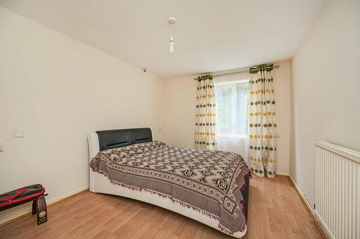 1 Bedroom Flat To Rent In Frostic Walk, , Brick Lane, London, E1