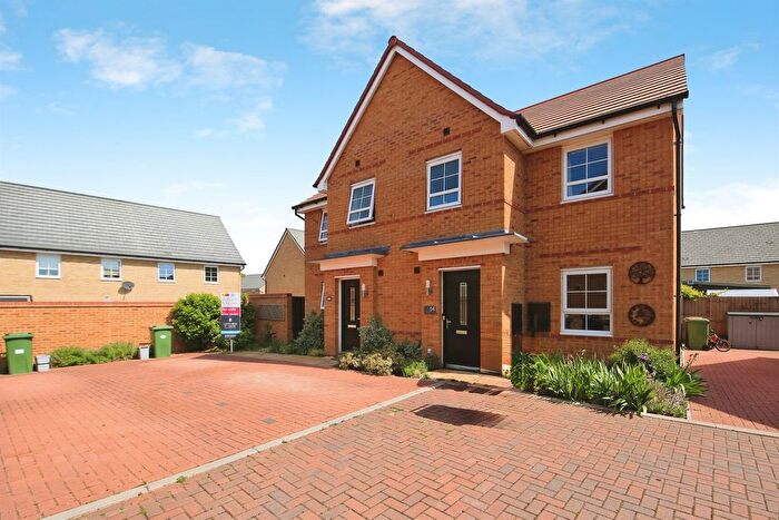 3 Bedroom Semi-detached House For Sale In Broadstone Drive, Hampton Water, Peterborough, PE7