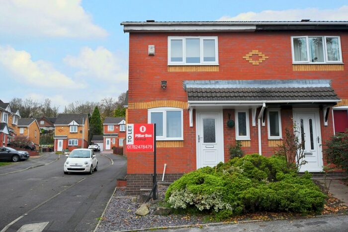 3 Bedroom Semi-Detached House To Rent In Shelbourne Street, Stoke On Trent, Staffordshire ST4