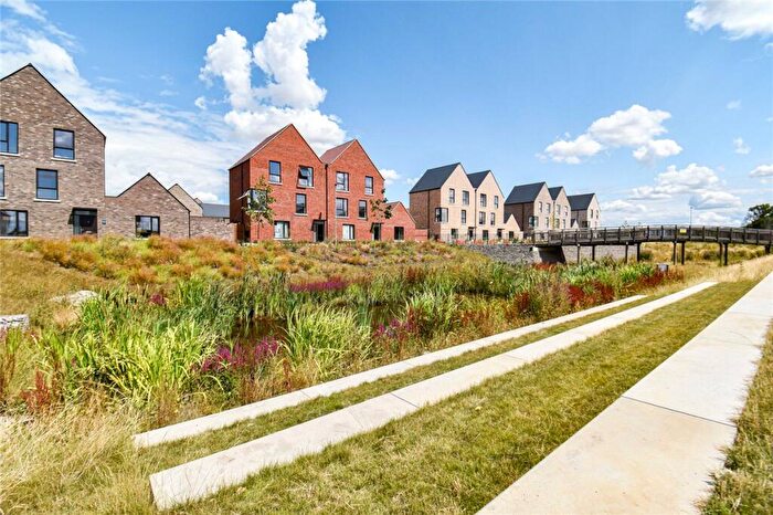 4 Bedroom Semi-Detached House To Rent In Gregory Park North, Cambridge, CB5