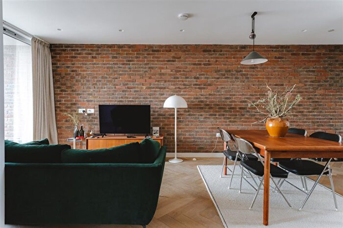 1 Bedroom Flat To Rent In Mapple Path, London, E5