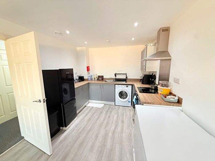 1 Bedroom Flat To Rent In Newton Road, Yeovil, BA20