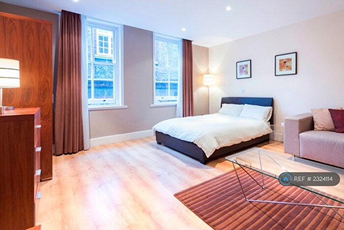 Studio To Rent In Eagle Court, London, EC1M