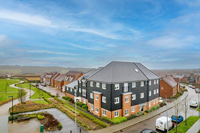 2 Bedroom Flat For Sale In Illett Way, Faygate, RH12