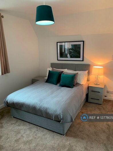 3 Bedroom Flat To Rent In Murieston Lane, Edinburgh, EH11