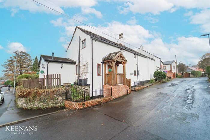 2 Bedroom Cottage To Rent In Oulder Hill, Rochdale, OL11