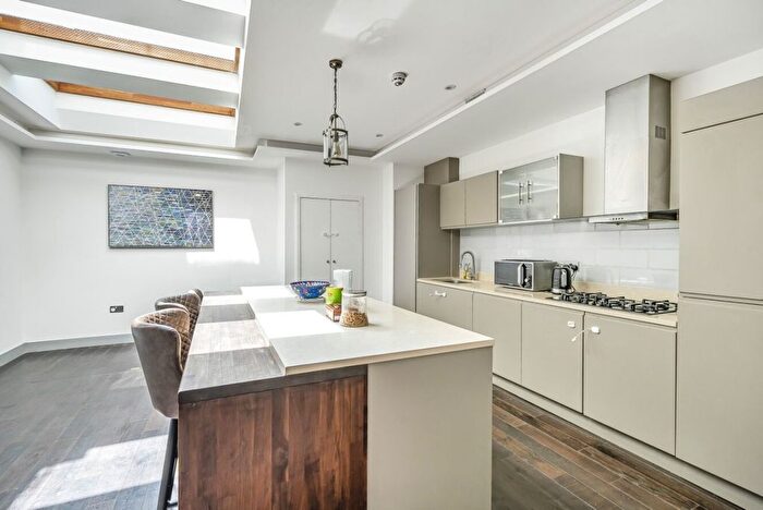 4 Bedroom Detached House For Sale In Westbere Road, London, NW2