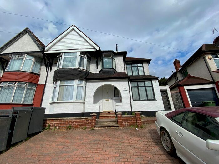 Studio To Rent In Tanfield Avenue, Neasden, NW2
