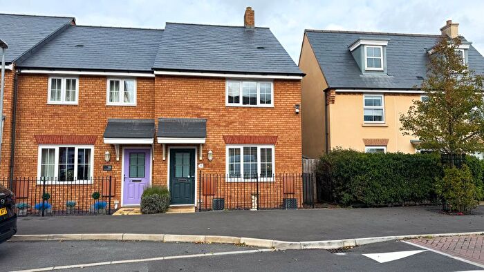 3 Bedroom Semi Detached House For Sale In Batt Drive, Taunton, TA2