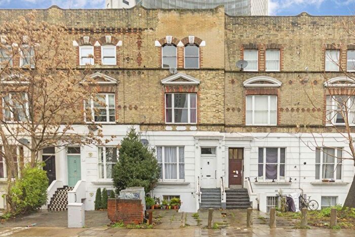 2 Bedroom Flat To Rent In Lillie Road, Fulham, London, SW6