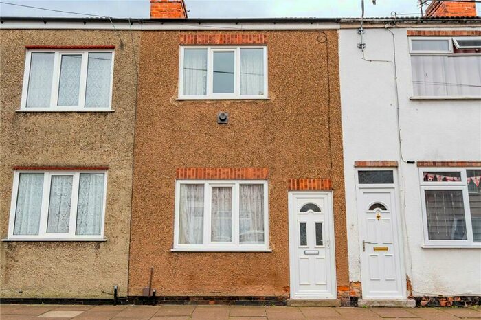 2 Bedroom Terraced House For Sale In Haycroft Street, Grimsby, Lincolnshire, DN31