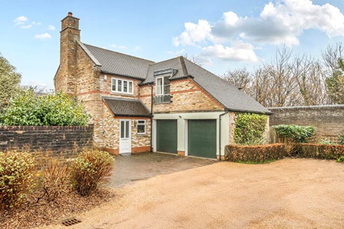 4 Bedroom House For Sale In Gowrie Place, Caterham, CR3